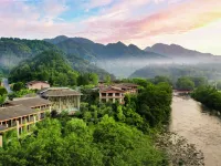 Mount Fanjing Borui Resort Hotels near Zhai Sha Dong Village