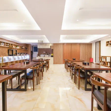 Yi Ai Hotel (Yangzhou Slender West Lake Wutinglong Toy City Branch)