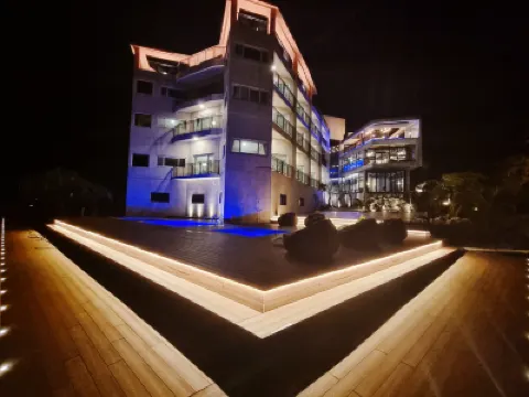 J View Hotel Hotels near Joanne teddy bear