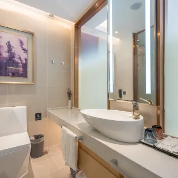 Lavande Hotel(Qingdao Jinshatan Tianmushan Road Metro Station Branch) Отели рядом с достопримечательностью «Пляж Голден-Бич»