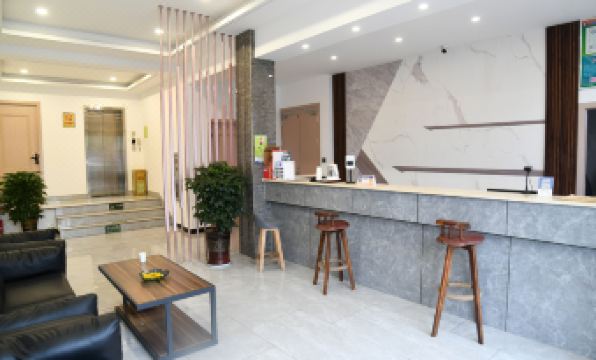 Yongkang Yihang Business Hotel (Zhiying Square)