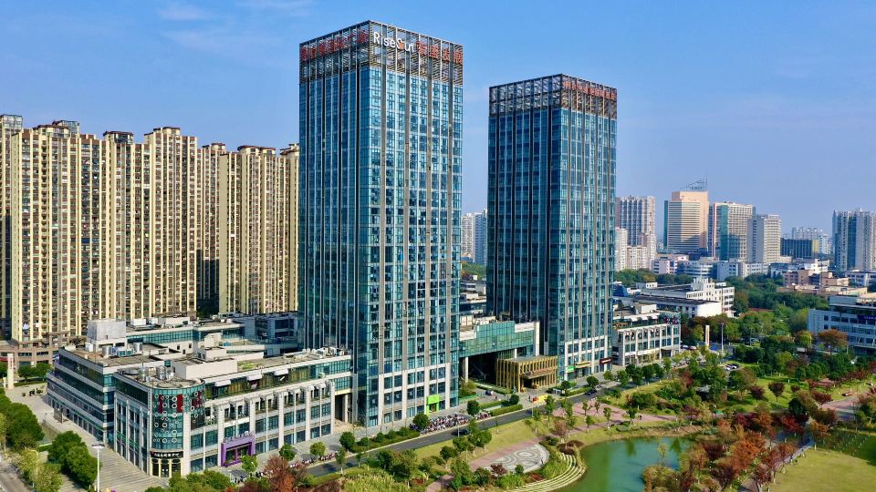 Mujiangnan Hotel (Changzhou Dinosaur Park Manhattan Plaza)