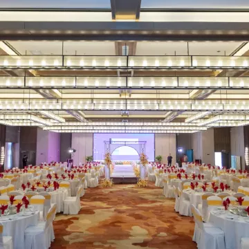 ELEGANCE Hotel Luochuan