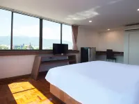 B2 Chang Phueak Gate Premier Hotel Các khách sạn gần Đền Wat Lokmolee