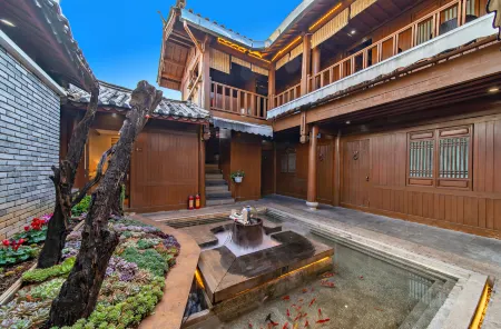 Lijiang YueTing Aerial Scenery Terrace Hotel Отели рядом с достопримечательностью «Square Market»