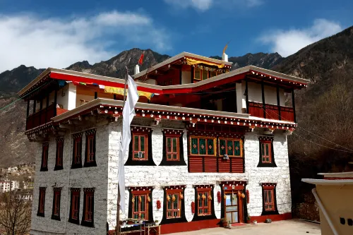 丹巴波爾望景民宿