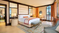 The Ritz-Carlton Abu Dhabi, Grand Canal