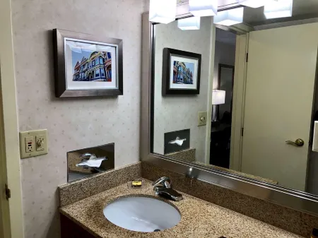 Best Western Plus Grosvenor Airport Hotel Отели рядом с достопримечательностью «SFO Museum»