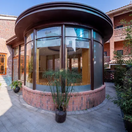 Floral Hotel·Wang Yan Bieyuan Hotel (Leizhou Maode Gonggucheng Store)