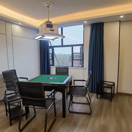 Xiaogan Linkong Economic Zone Linhu Business Hotel