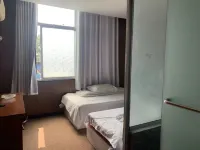 Mengcheng Zeyu Business Hotel