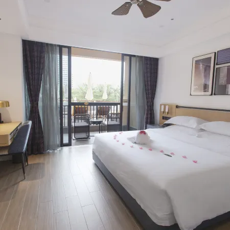 Golden Phoenix Sea View Hotel