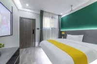 Kaiman Chain Hotel (Chengdu Tianfu International Airport) - parking