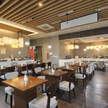 Jeju Central City Hotel Отели рядом с достопримечательностью «Храм Самсонхёль»