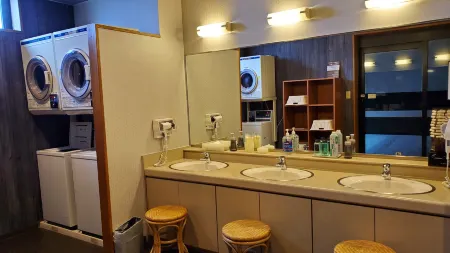 Hotel Route-Inn Kameyama Inter Отели рядом с достопримечательностью «Kameyama City Museum of History»