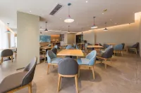 Home Inns (Guiyang Railway Station Qingyun Market Branch)
