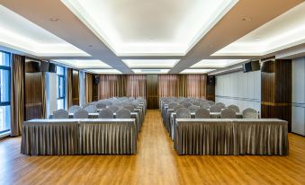 Far East Hualun Hotel (Yingbin Lake Branch)
