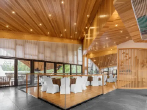 Autumn's Pond Resort Hotels in Nanjiang