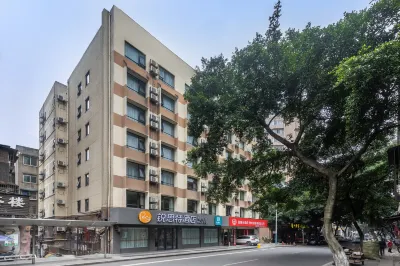 Rest Hotel (Binjiang Road Guojiao Branch) Hotels in Luzhou