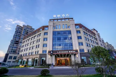 Lavande Hotel Huoshan East Lake Lanting store Các khách sạn gần Hongyuan Square