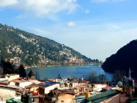 Goroomgo Radha Continental Nainital - servizio colazione