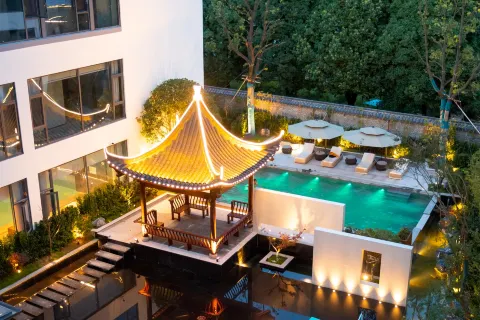 九里·汀溫泉度假飯店（涇縣皖南川藏線青龍潭店）