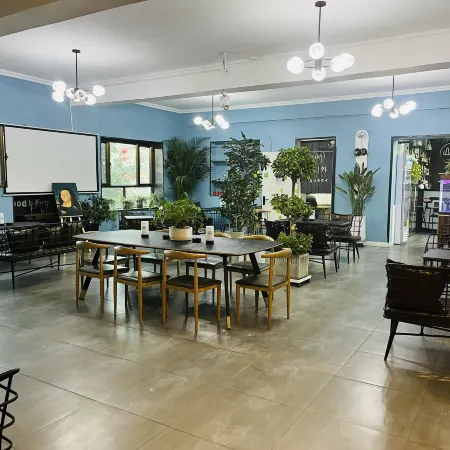 Urumqi Shanwai Hotel