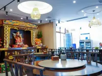 Longhushan Road Township Family Banquet Homestay Hotel di Guixi