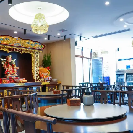 Longhushan Road Township Family Banquet Homestay