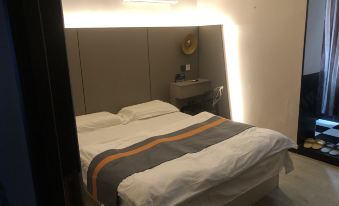 New Binweini Theme Hotel