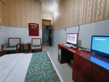 Weinan Wanjia Hotel Отели рядом с достопримечательностью «Jianghe Relic Site»