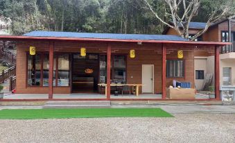 Jiuhe Yunshan Quanju Hot Spring Wooden House B&B