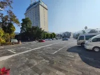 Mangshi Hotel - Parkering