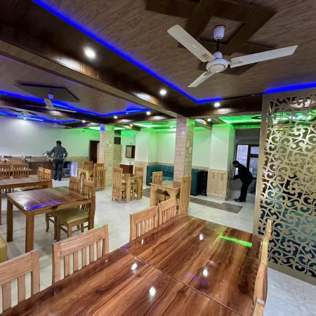 Valley of Sublime!!! Nirvana Hills!!! A Family Hotel with Roof Top Lounge and Restaurants