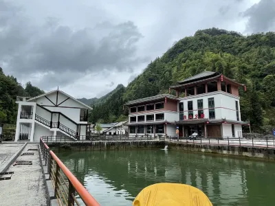 Changyang Bridge River Hotel Hotel a Changyang