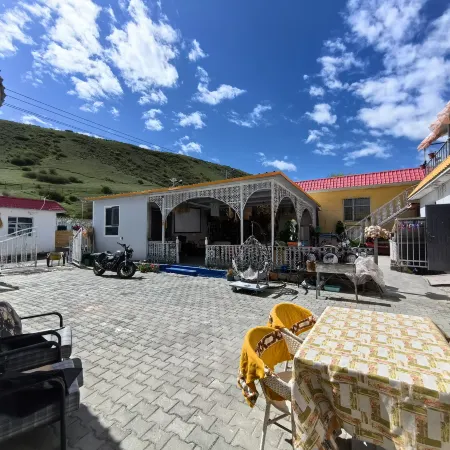 Urumqi County Shisanyue Homestay