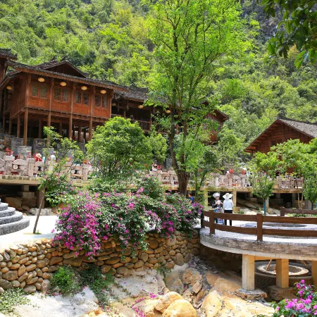 Qiangu Wooden House B&B (Fenglin Buyi Scenic Area)