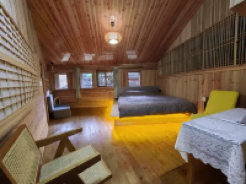 Suzhai Homestay (Longtan Village)