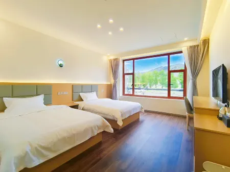 Xinduqiao Town Snowland Green Sea Manor Отели рядом с достопримечательностью «Tagong Grassland»