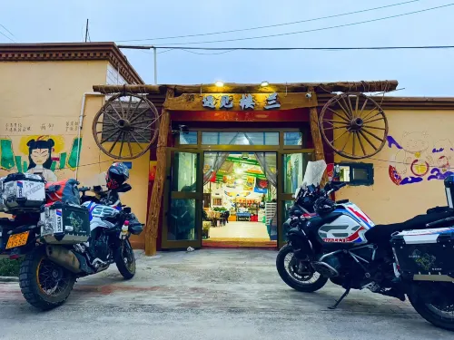Meet Loulan Youth Hostel (Ruoqi Kourgan Road Branch) - Auberges de jeunesse