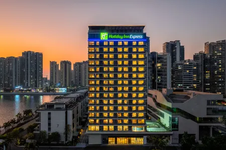 Holiday Inn Express Zhanjiang Coast Отели рядом со станцией Zhanjiang Railway Station