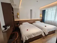 Vienna Hotel (Guangzhou Huadu Sunac Resort Snow Miracle) Hotels in Guangzhou