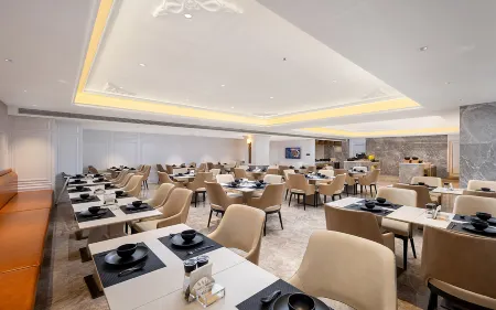 Vienna International Hotel (Qinzhou Impression Cultural-Commercial Street Branch, Tianshui) Отели рядом с достопримечательностью «Yuquanguan Scenic Area»