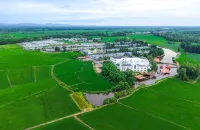 Lunar Star Retreat Hotels in Tieli