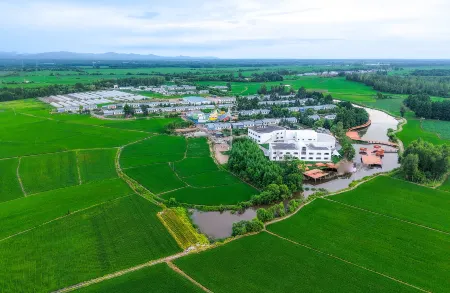 Lunar Star Retreat Отели в г. Тьели