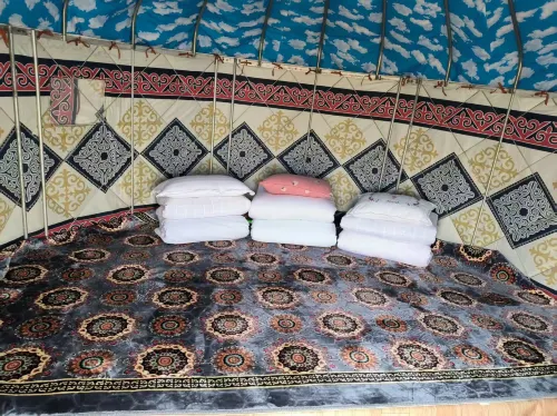 Sayram Lake Lakeside Stargazing Yurt