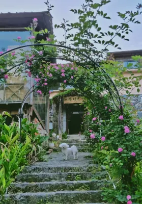 Xinlv Time Inn (Yuanyang Terraced Field Scenic Area)