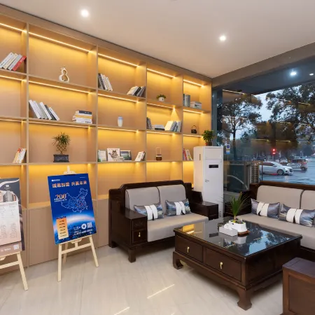 Ease Yue Hotel (Xuchang Golden Triangle Pangdonglai)