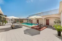 Qiaoqiao Swimming Pool Vacation Apartment (Yutian Qilihai)