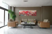 Ningcheng Boya Light Luxury Hotel